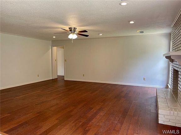 5th image of 5542 Woodberry Ln