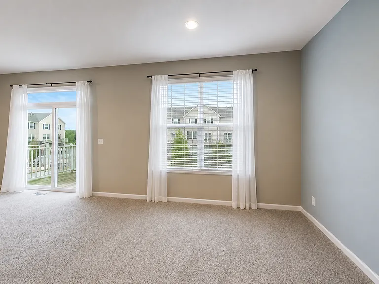 410 Town Center Blvd — Photo 13