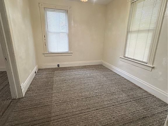 5th image of 805 W Dominick St