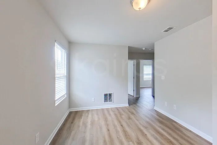 216 York Ln — Photo 8