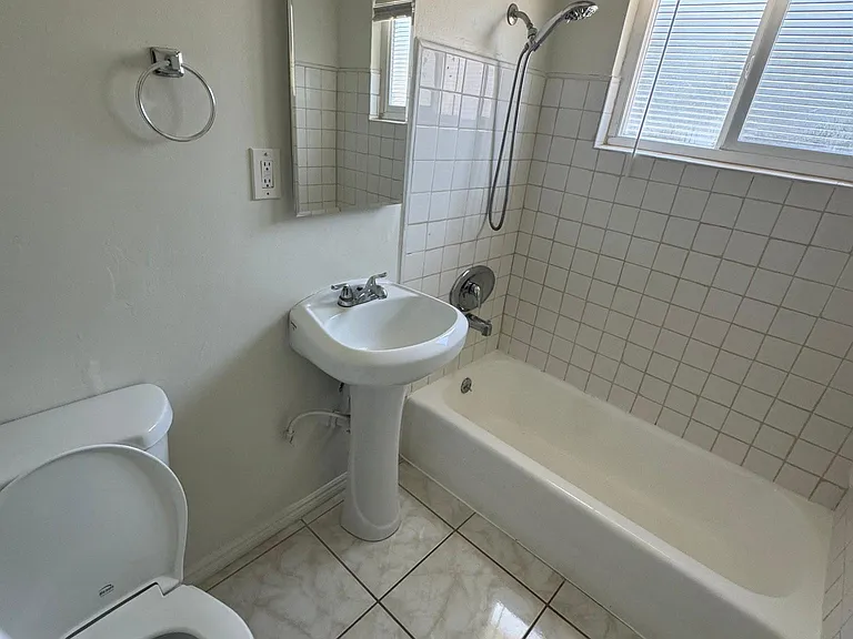 8333 S Comstock Ave #2 — Photo 9