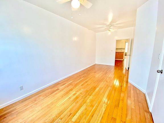 3rd image of 26-04 Hoyt Ave S #1A