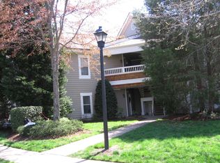 14301 Rosy Ln APT 101, Centreville, VA 20121
