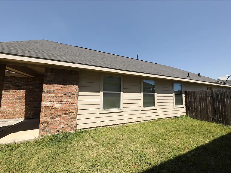 21430 Palma Grv — Photo 20
