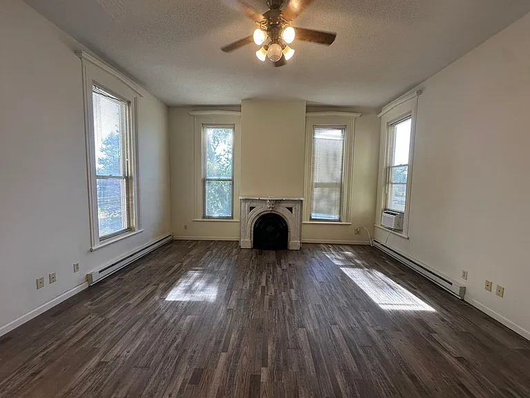 226 N 14th St #1400 — Photo 4