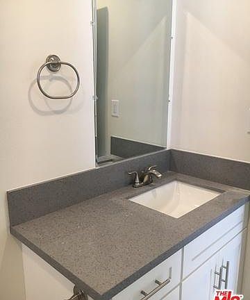 3rd image of 2702 W Bellevue Ave