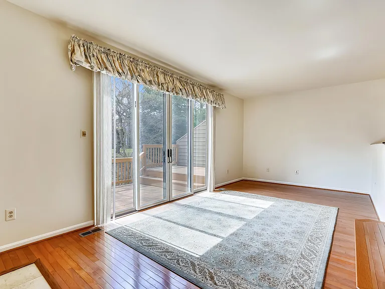 5205 Columbia Rd #9 — Photo 22