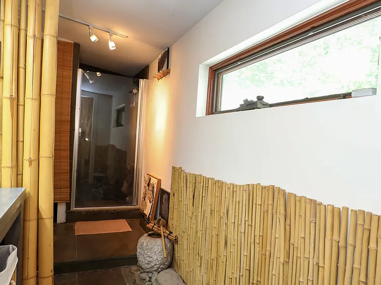10 Fitzsimmons Ln — Photo 16
