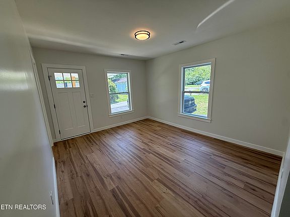 5th image of 1607 Berry Rd