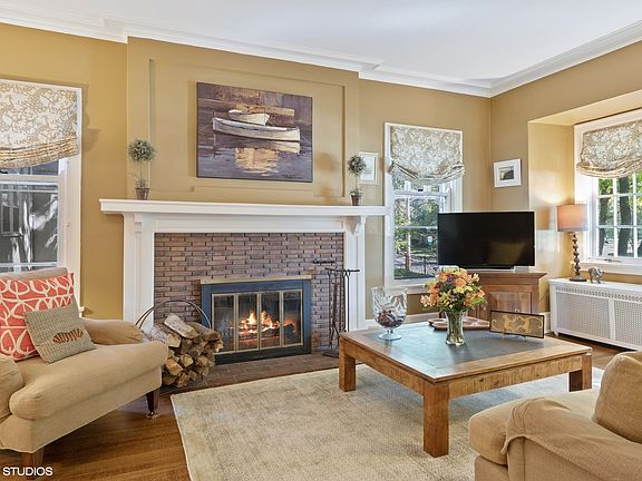5th image of 806 Oakwood Ave