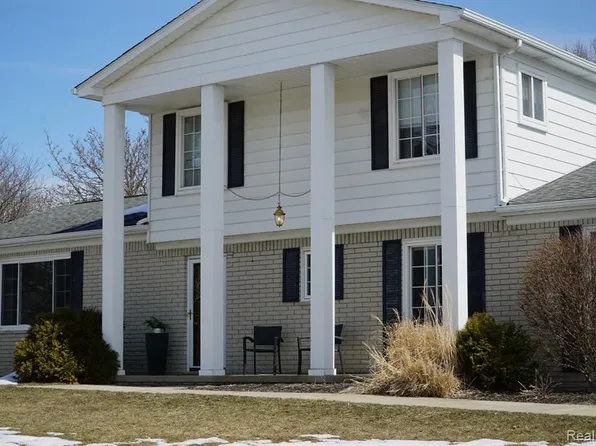 91 Cross Timbers St, Oxford, MI 48371