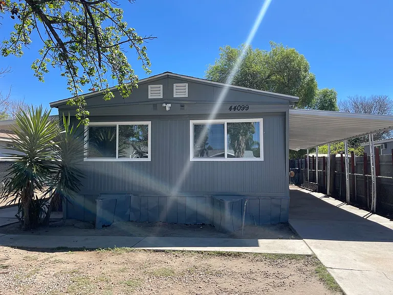 44099 D St — Photo 2