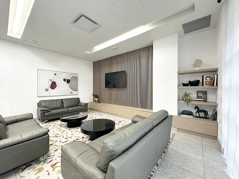 3385 Dundas St W #301 — Photo 19