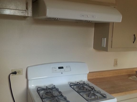 3rd image of 1172 N Sierra Bonita Ave