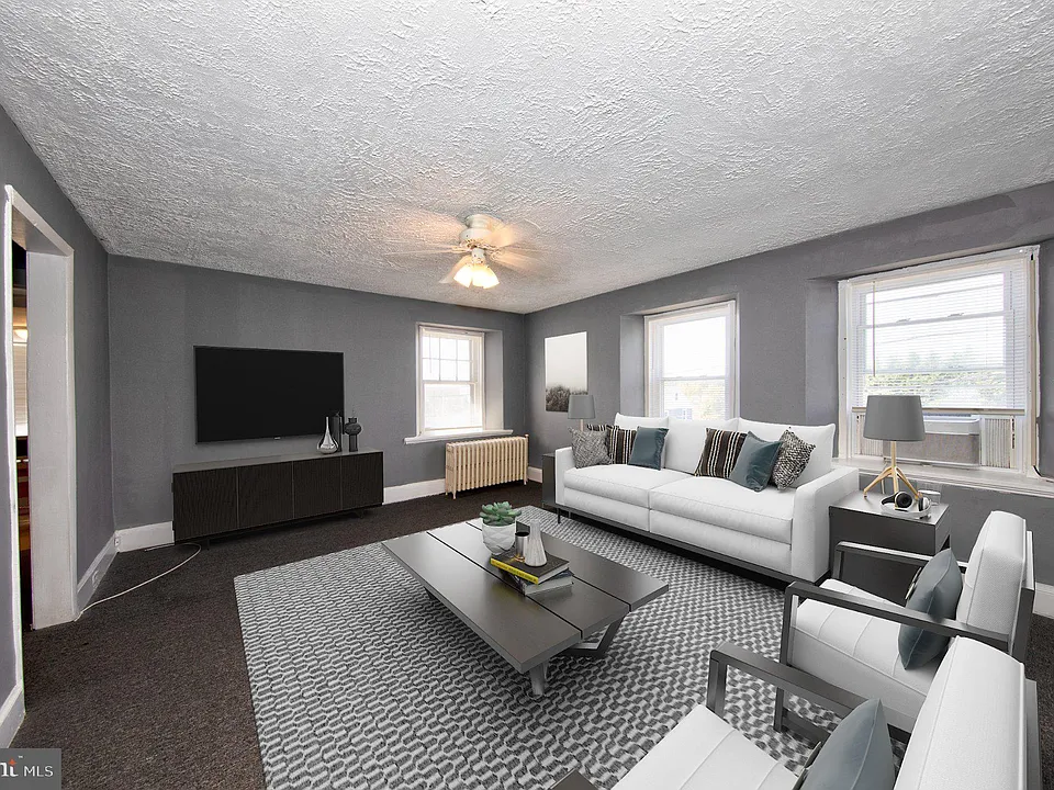 502 S Main St #2