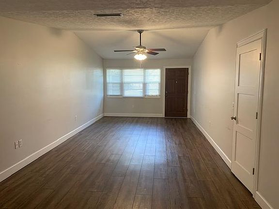 5th image of 619 Desoto Ln