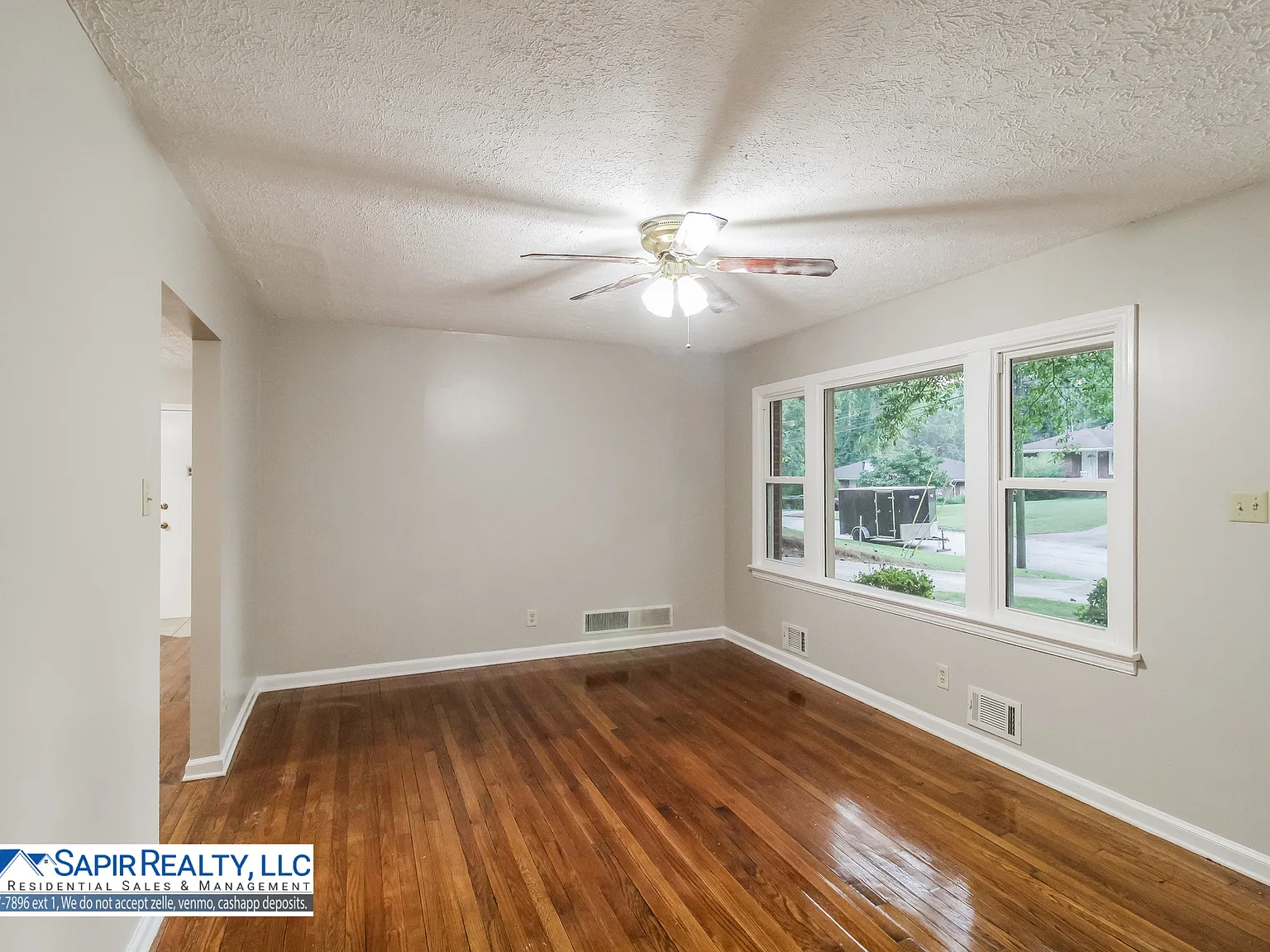 4 bed, 2.0 bath, 1372 sqft, $2,800 — Photo 4