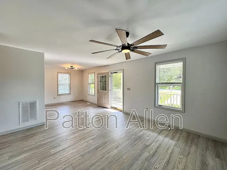 130 Warren Haynes Dr — Photo 4