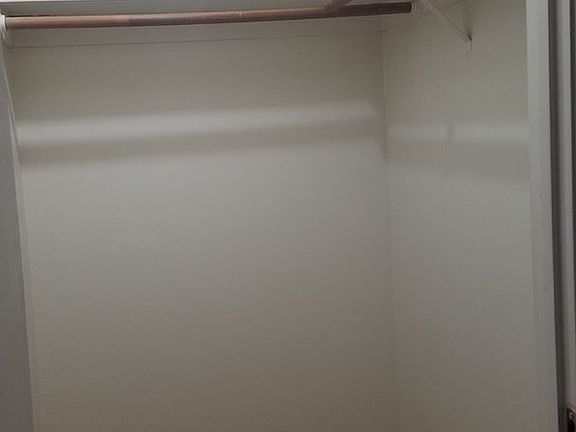 4th image of 1094 Delna Manor Ln APT 1