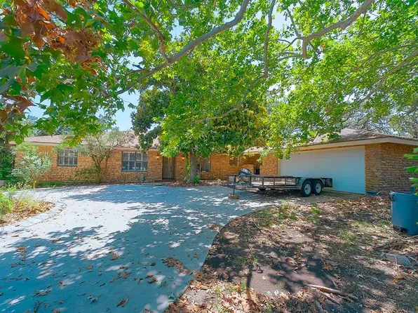104 Braeburn Cir, Kerrville, TX 78028
