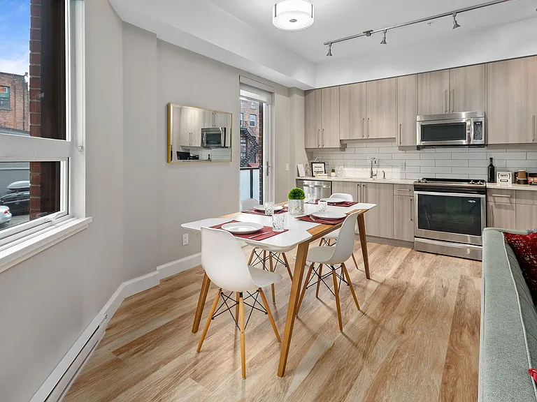595 Pandora Ave #101 — Photo 8