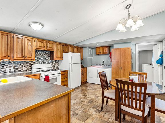 3rd image of 197 New Hillcrest Drive