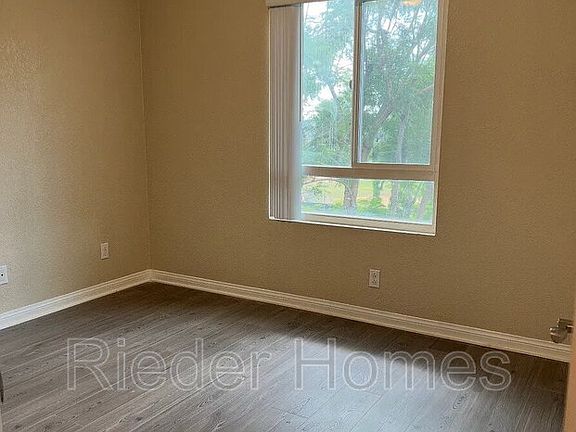 5th image of 5252 Orange Ave Unit 127