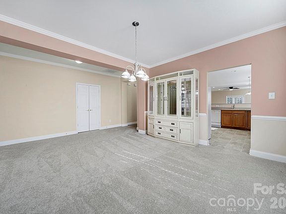 4th image of 901 Platinum Dr