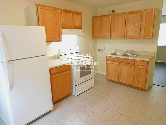 5th image of 4302 Parker St #G