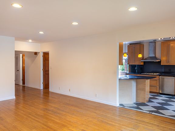 5th image of 5032 Morenci Ln
