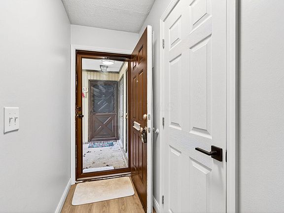 4th image of 1557 Jennifer Ct APT B