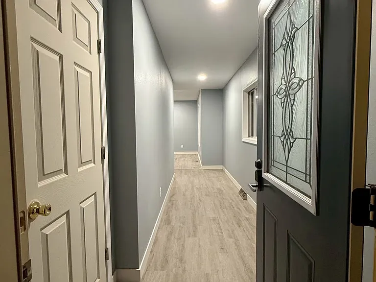 402 S Bailey Ave — Photo 5