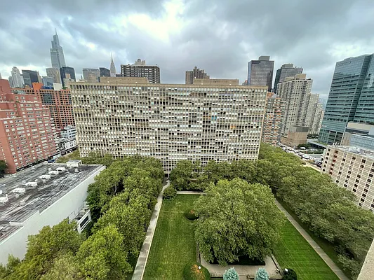 Sold by Corcoran | media 24