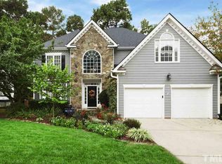 124 Wheatsbury Dr, Cary, NC 27513