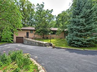 705 Vinewood Ave, Willow Springs, IL 60480