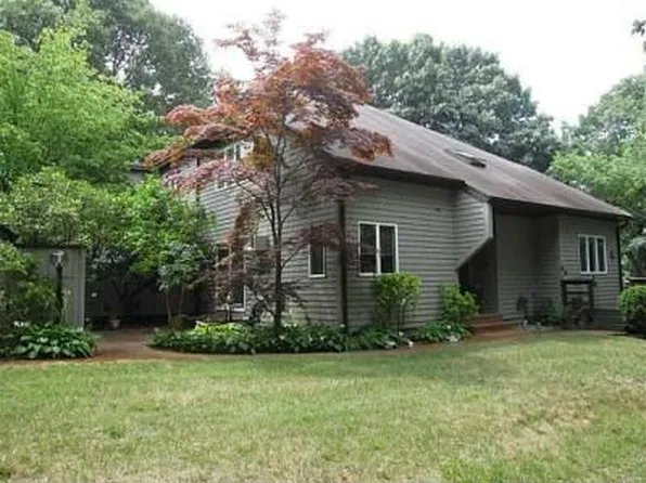 139 Seabreeze Dr, North Kingstown, RI 02852