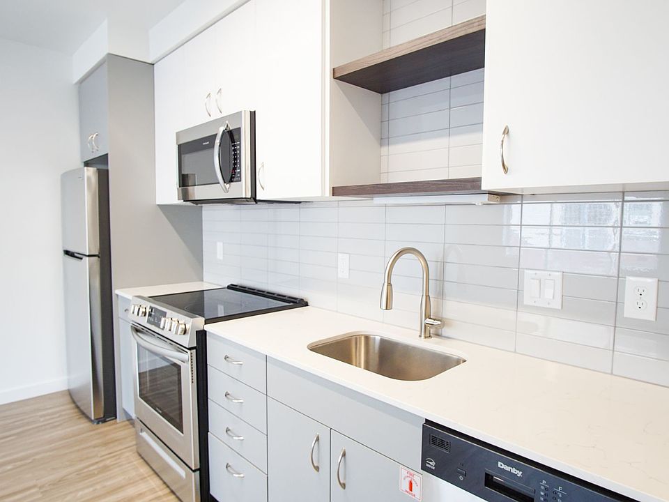 1st image of 2320 N Vancouver Ave #202