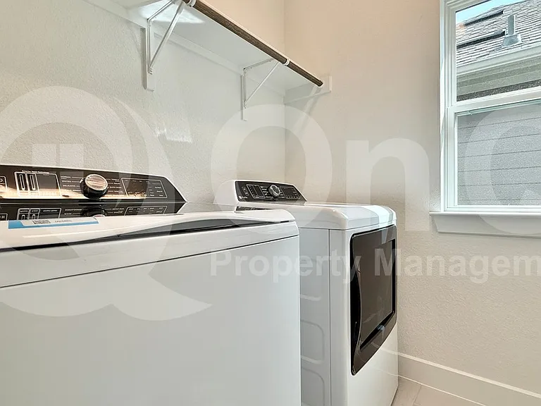 1016 Brickell Loop — Photo 23