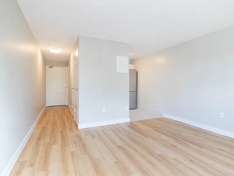650 Waterloo St — Photo 18