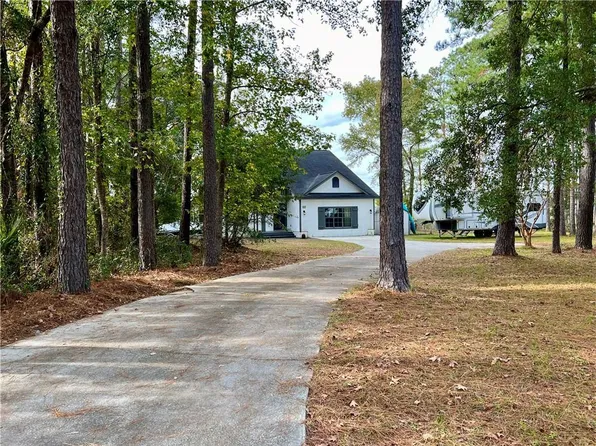 55 Manchester Ct, Woodbine, GA 31569