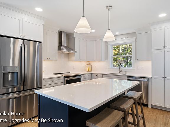 2nd image of 9 Creekside Court #9