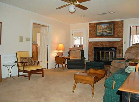 3rd image of 605 Shady Hollow Cv