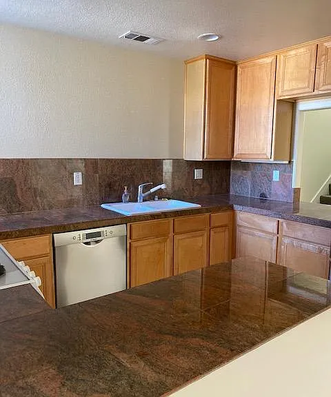 57 Civic Center Dr — Photo 4