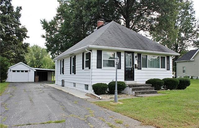 1st image of 926 E Leonard St