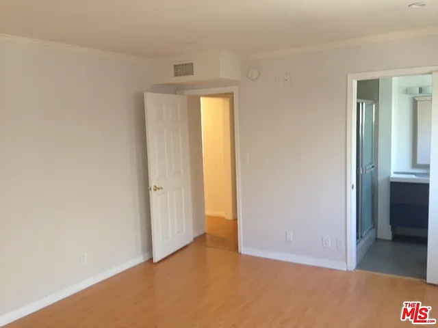 216 S Rexford Dr #201 — Photo 9