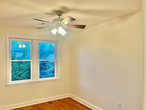 4th image of 10-12 Morton Pl #2