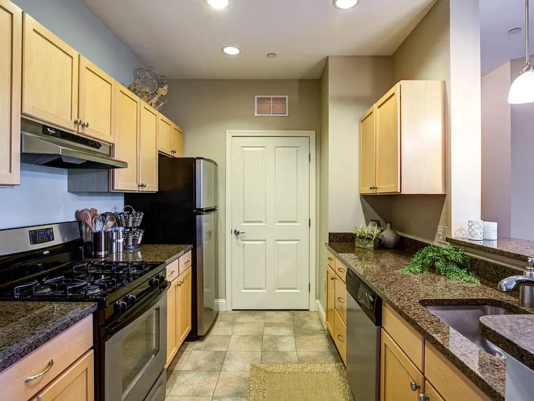 Lynnfield Commons — Photo 18