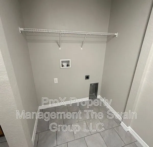 200 W Prince Pl — Photo 8