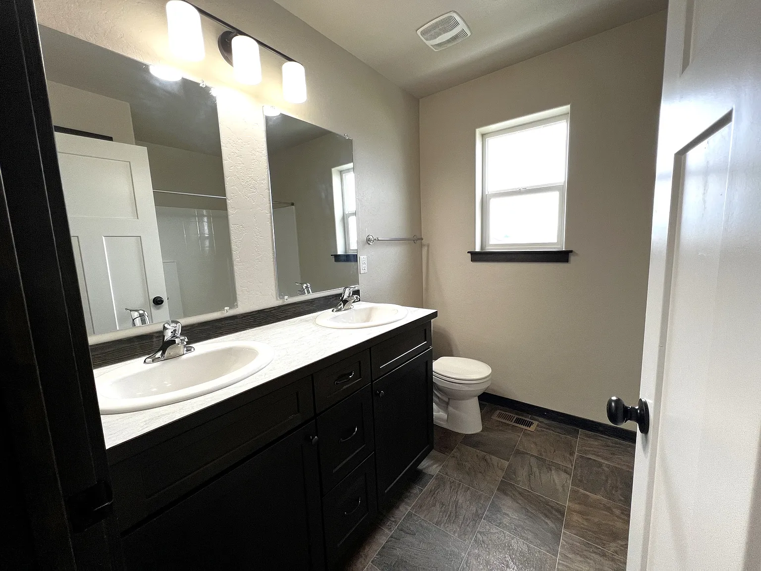 4 bed, 2.5 bath, 1632 sqft, $2,750 — Photo 4