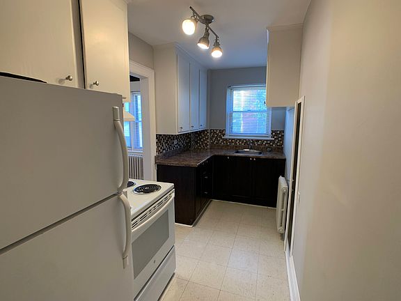 5th image of 468 Clarence St E